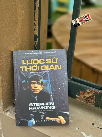 Sách trên giá - Lược sử thời gian