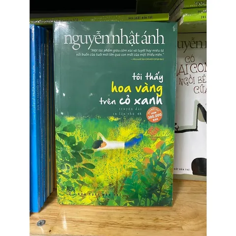 Sách trên tay - Tôi thấy hoa vàng trên cỏ xanh